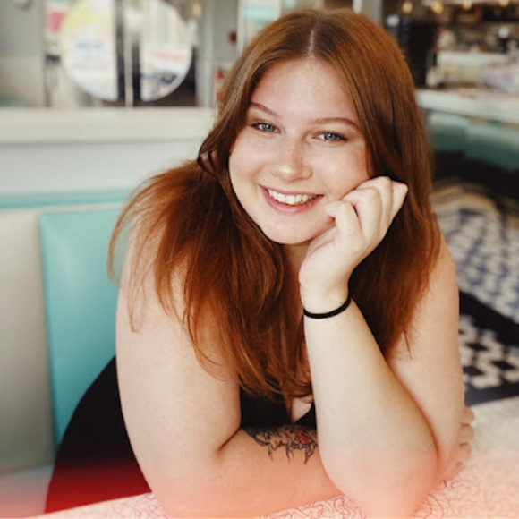 Meet your Posher, Abby - Picture 1 of 1